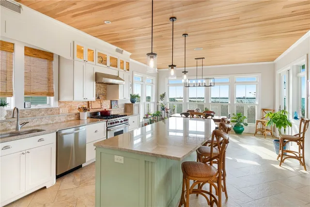 $3,600,000 | 1499 Ocean Road, Unit 9, Narragansett, RI 02882