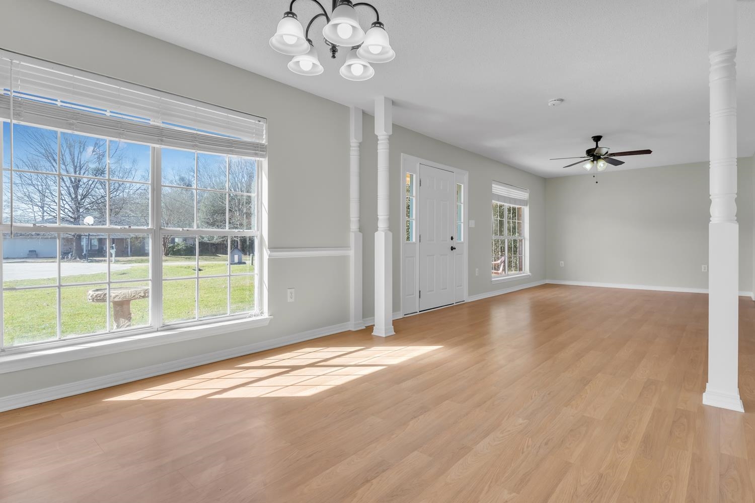 19605 Quartz Lane Robertsdale, AL 36567 - Photo 3 of 33 Entrance Foyer