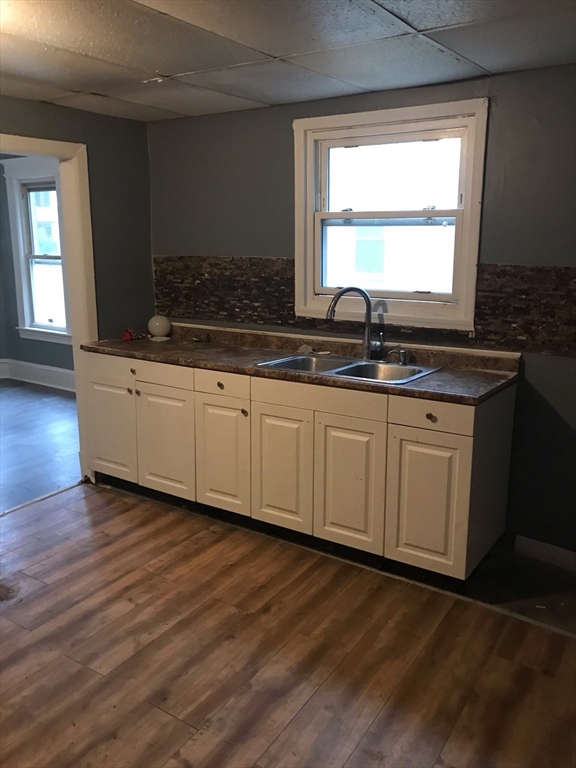 62 West Alvord Street Springfield, MA 01108 - Photo 3 of 9 Gallery Image 3