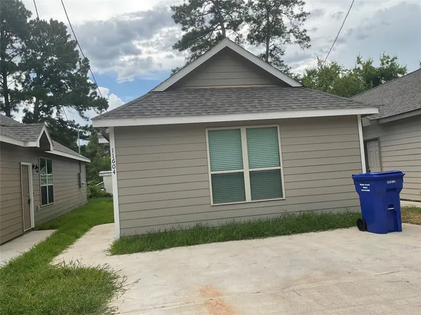 $1,300 | 11604 Vistawood Street, Willis, TX 77318