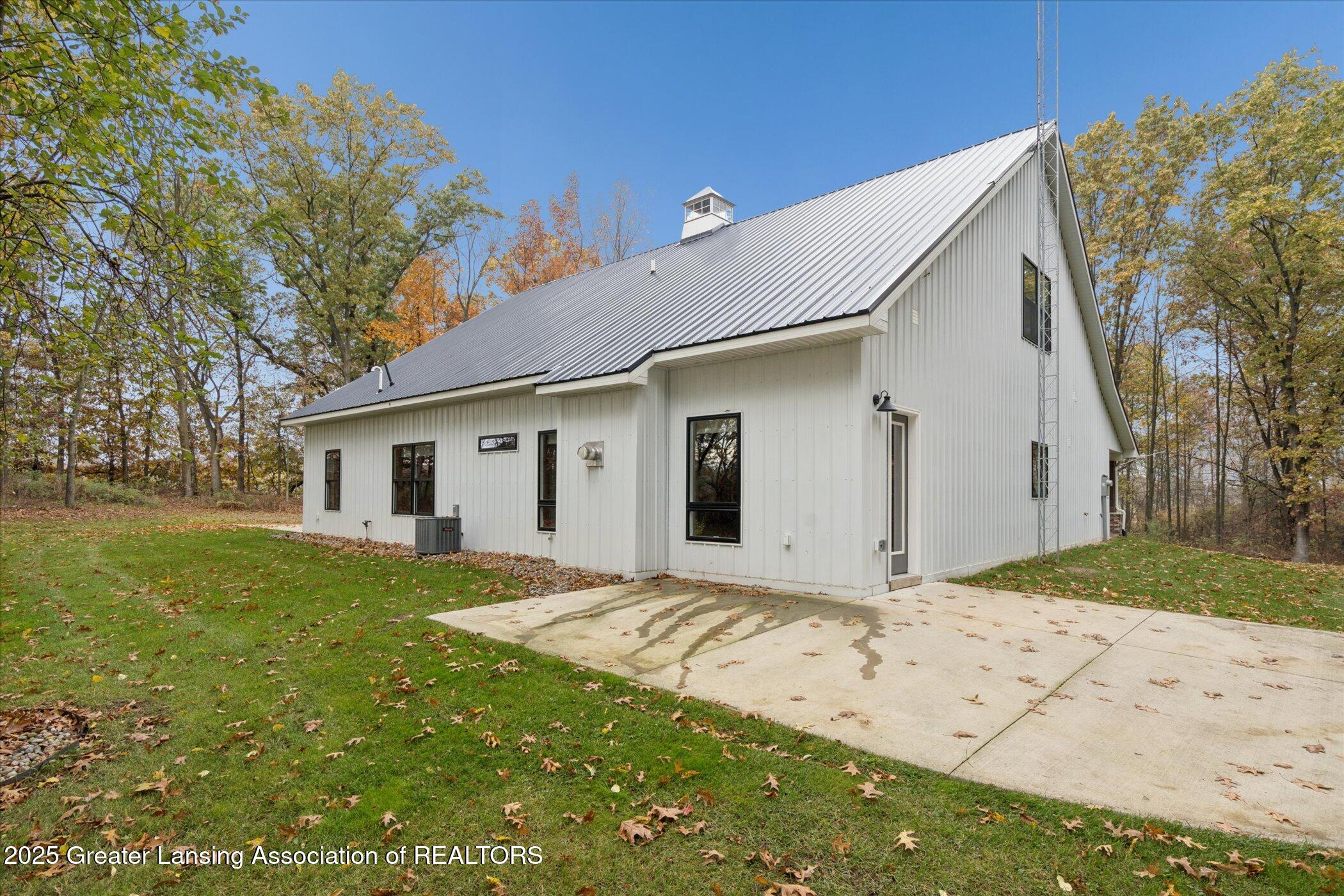 6706 East Price Road St. Johns, MI 48879 - Photo 33 of 50 34-6706-E-Price-Rd-WindowStill-Photograp