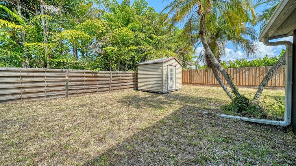1546 Georgetowne Lane Sarasota, FL 34232 - Photo 32 of 36