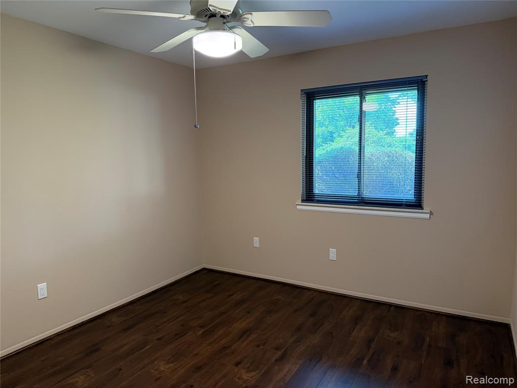 5220 West Utica Road Utica, MI 48317 - Photo 13 of 24