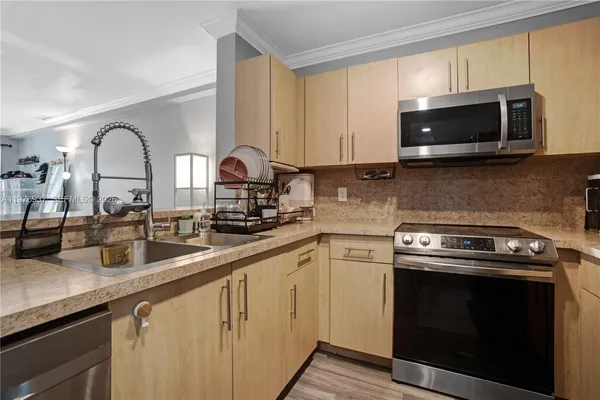 $399,000 | 2929 Dorchester Lane, Cooper City, FL 33026