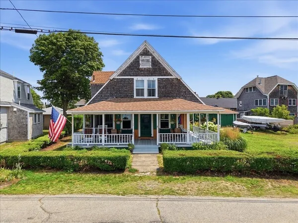 $800,000 | 66 Cadish Avenue, Hull, MA 02045