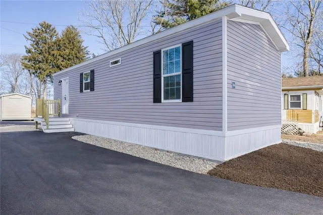 $134,900 | 1346 Newport Avenue, Attleboro, MA 02703