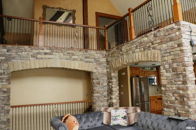 $825,000 | 2064 East 2200th Street, Camp Point, IL 62320