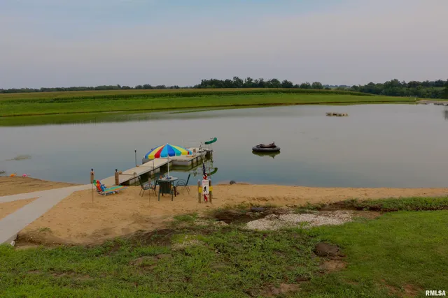 $825,000 | 2064 East 2200th Street, Camp Point, IL 62320