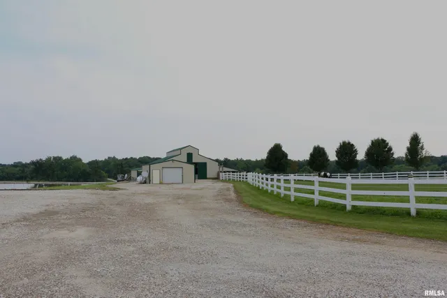 $825,000 | 2064 East 2200th Street, Camp Point, IL 62320