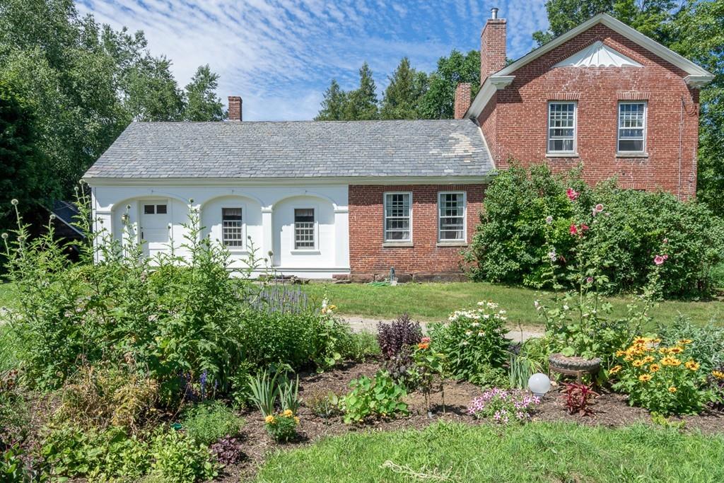 108 Colrain Shelburne Road Shelburne, MA 01370 - Photo 4 of 40