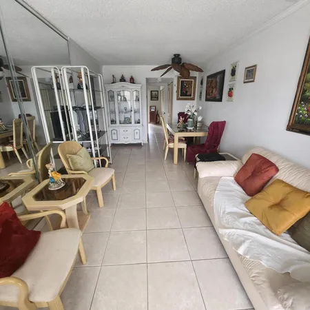 $1,350 | 18 Oakridge B, Unit 18, Deerfield Beach, FL 33442