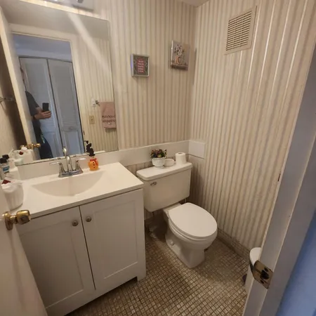 $1,350 | 18 Oakridge B, Unit 18, Deerfield Beach, FL 33442