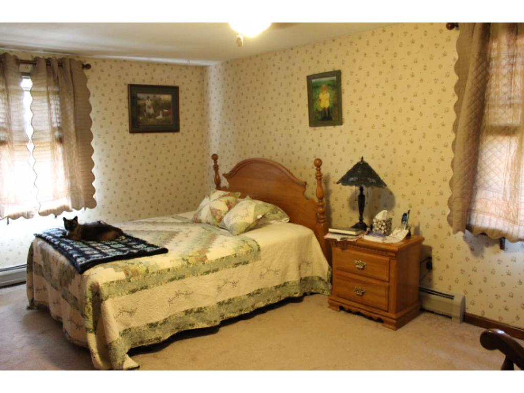 90 Scobie Pond Road Derry, NH 03038 - Photo 11 of 20
