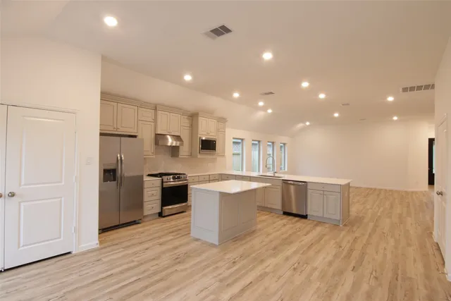 $2,300 | 2511 Chestnut Oak Circle, Katy, TX 77494