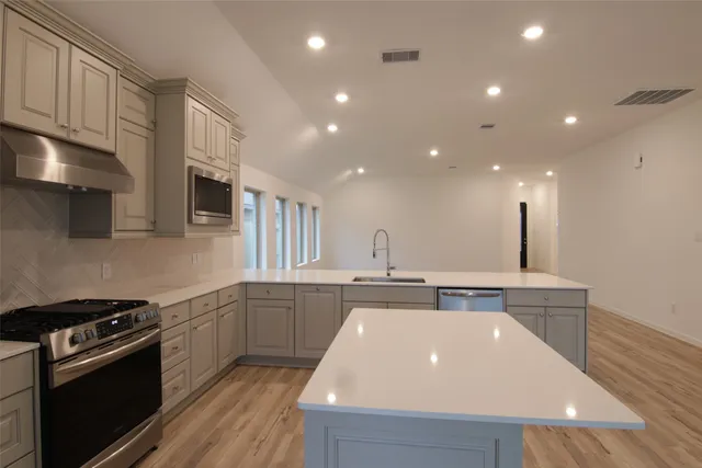 $2,300 | 2511 Chestnut Oak Circle, Katy, TX 77494