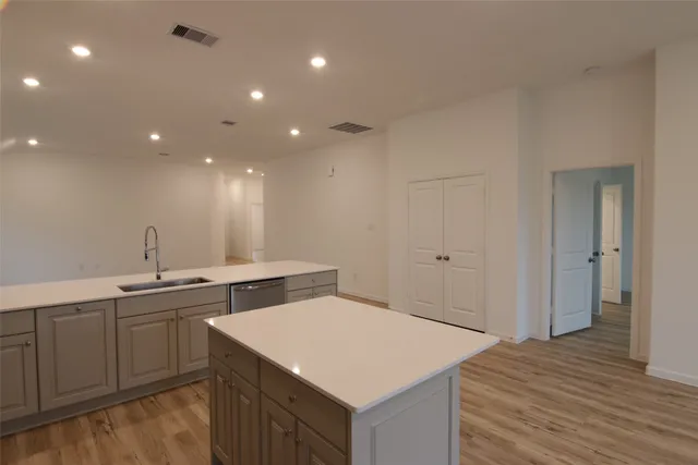 $2,300 | 2511 Chestnut Oak Circle, Katy, TX 77494