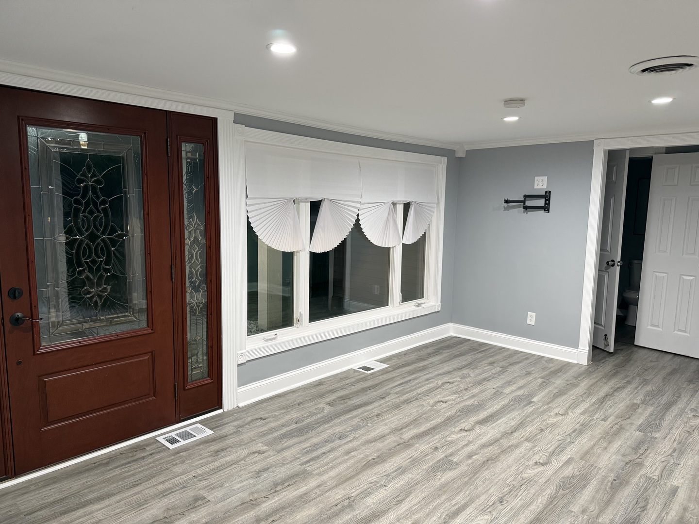 532 North Randall Road Aurora, IL 60506 - Photo 6 of 22