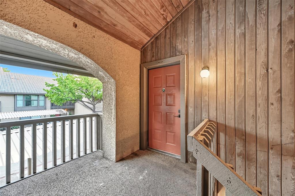 4521 North O'Connor Road, Unit 2169 Irving, TX 75062 - Photo 15 of 17 a view of a balcony