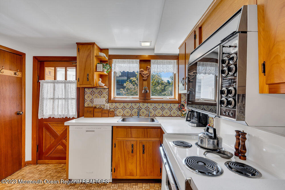 3000 Hurley Pond Road Wall, NJ 07719 - Photo 13 of 68 019_dsc04999