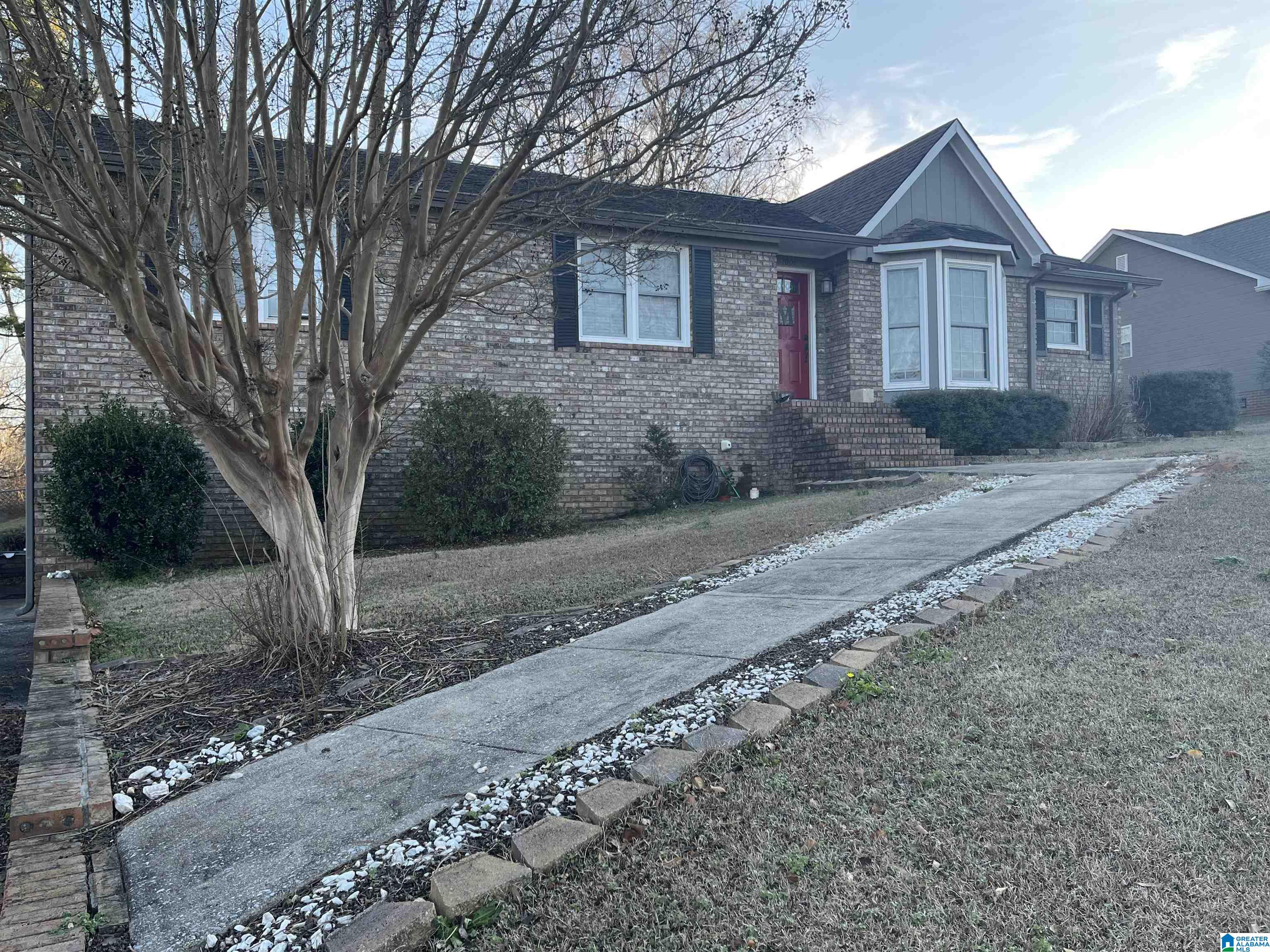 1001 Generose Street Sylacauga, AL 35151 - Photo 2 of 46