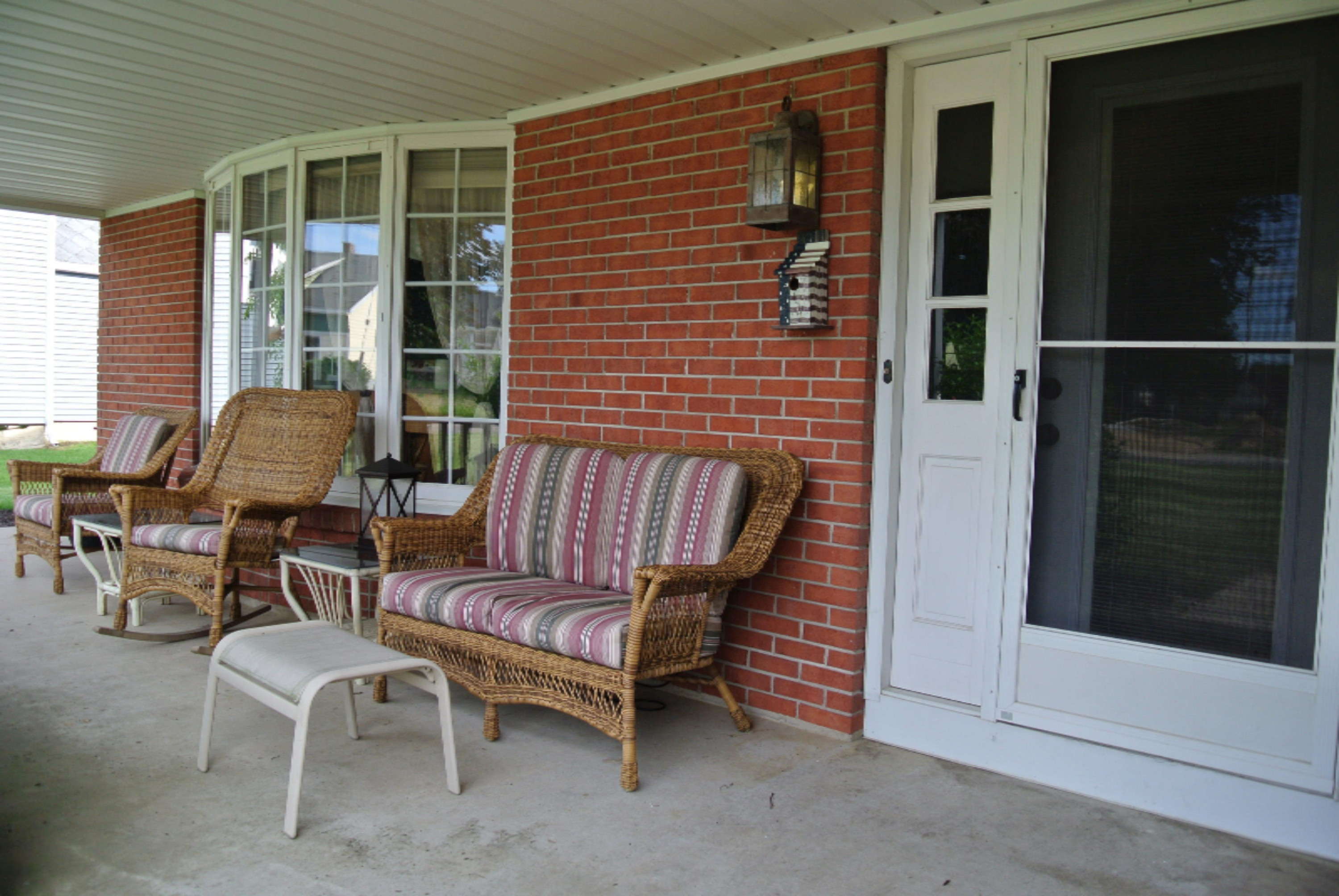 2340 Riley Street Hudsonville, MI 49426 - Photo 2 of 32 044