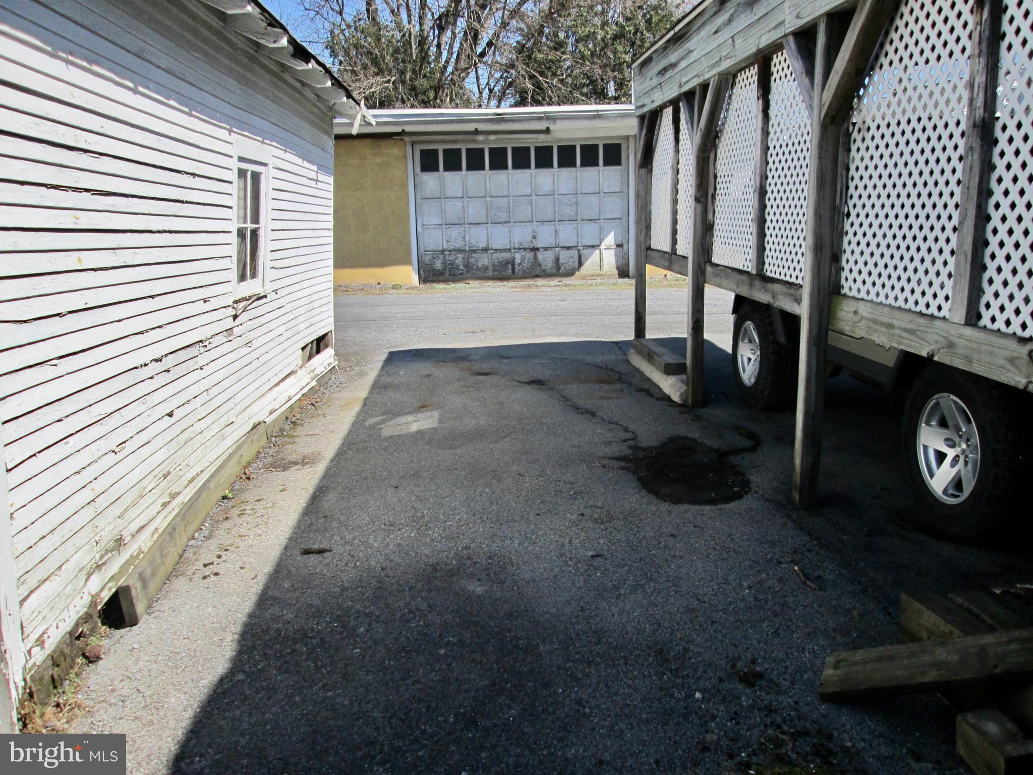 431 Raymond Street Reading, PA 19605 - Photo 39 of 50 a view of an entryway with a house
