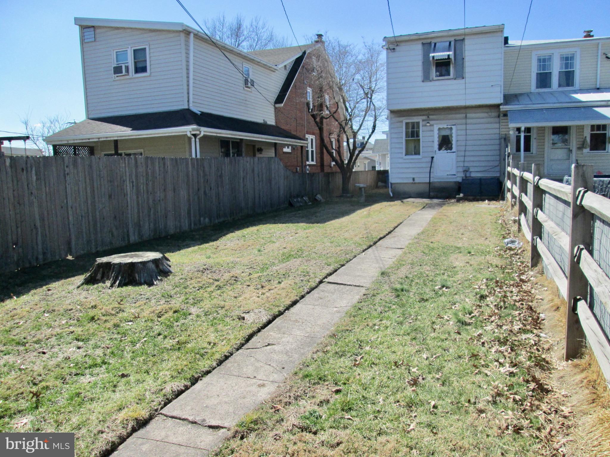 431 Raymond Street Reading, PA 19605 - Photo 47 of 50 a backyard of a house