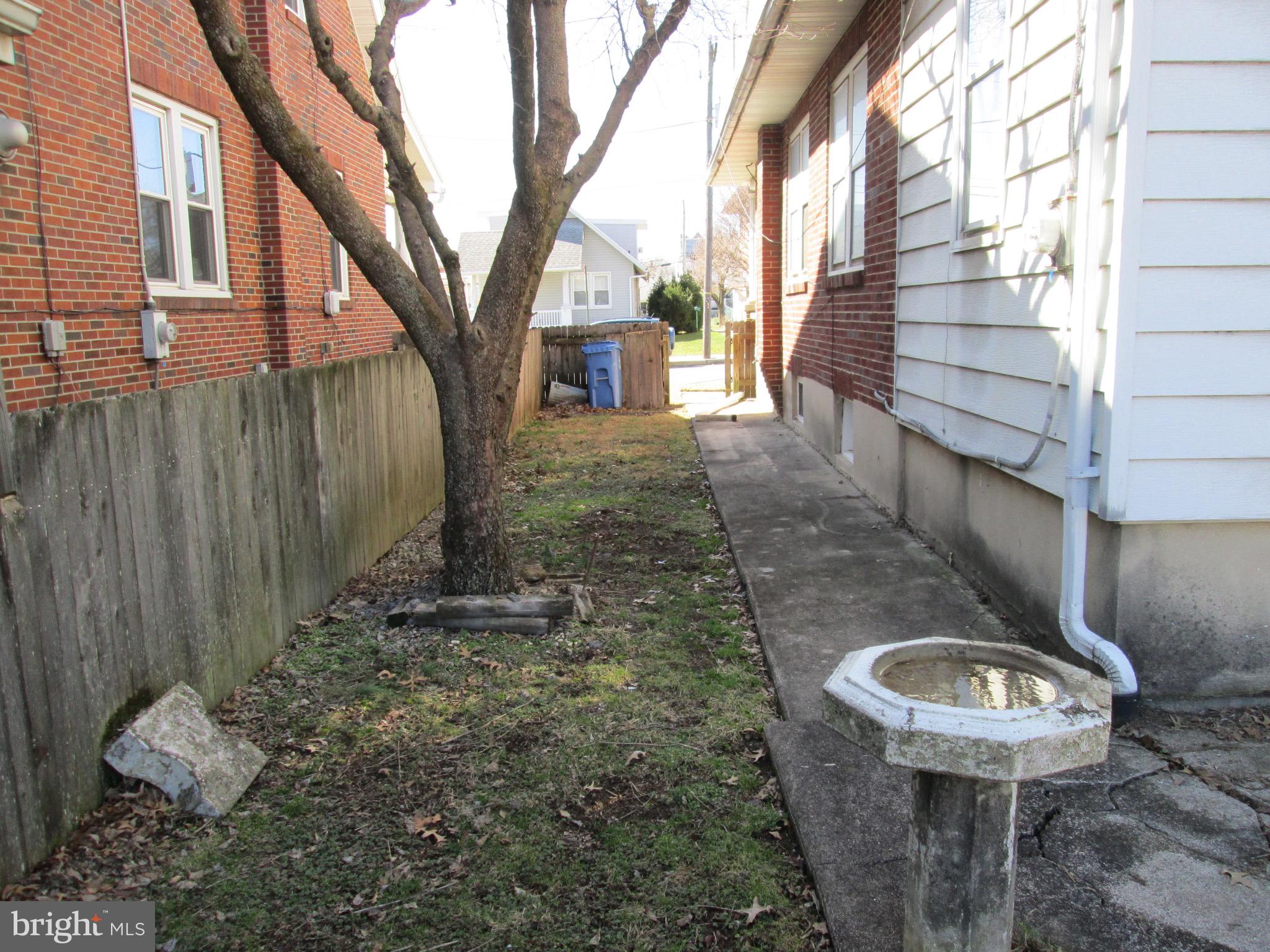 431 Raymond Street Reading, PA 19605 - Photo 50 of 50 a view of outdoor space and yard