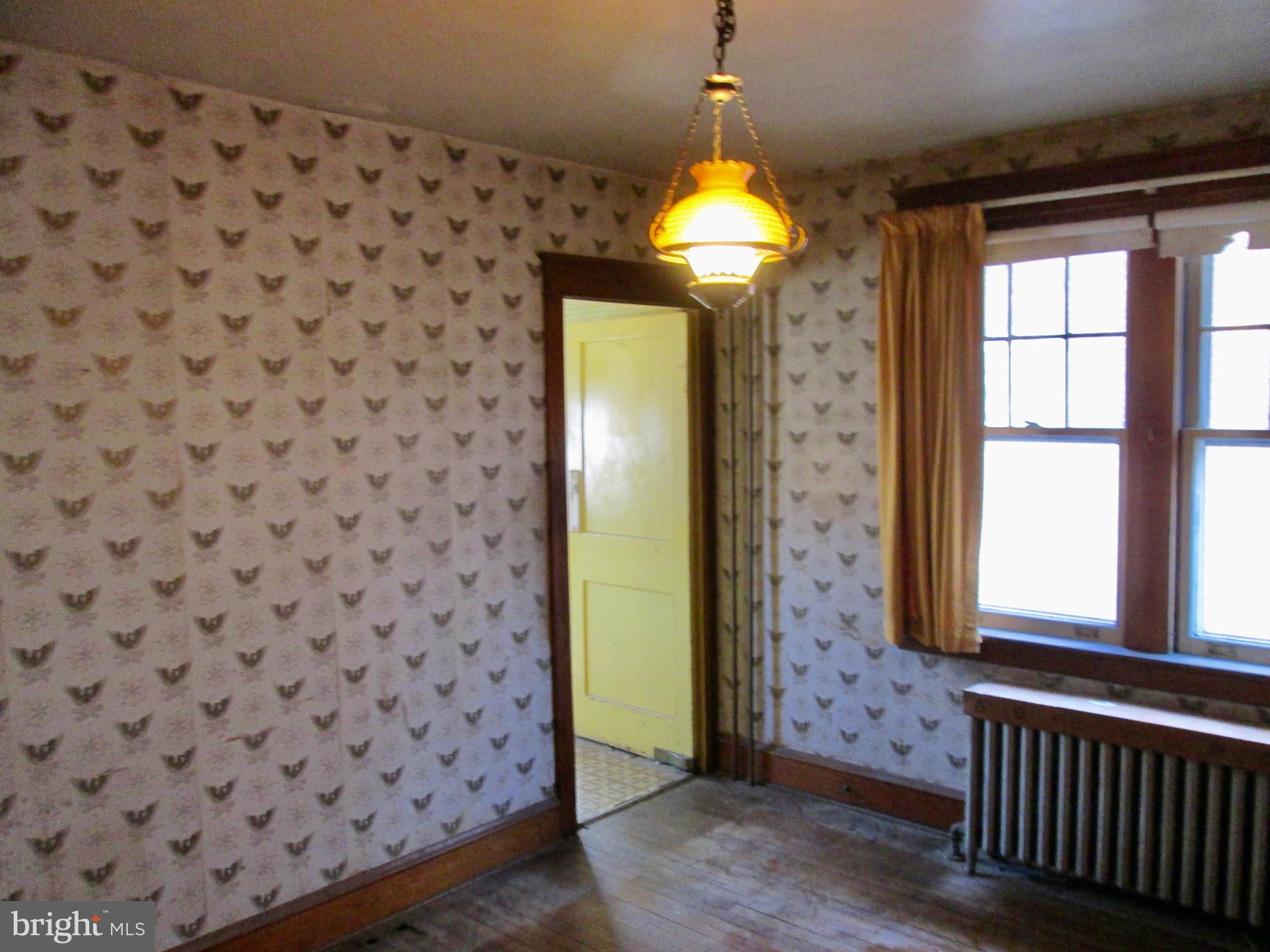 431 Raymond Street Reading, PA 19605 - Photo 9 of 50 wooden floor in a gallery