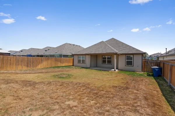$1,950 | 4044 Legend Meadows, New Braunfels, TX 78130