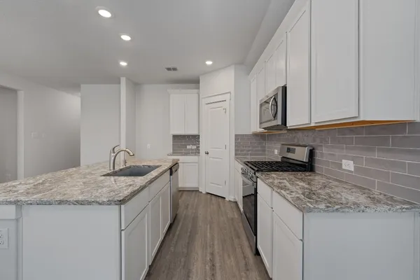 $1,950 | 4044 Legend Meadows, New Braunfels, TX 78130