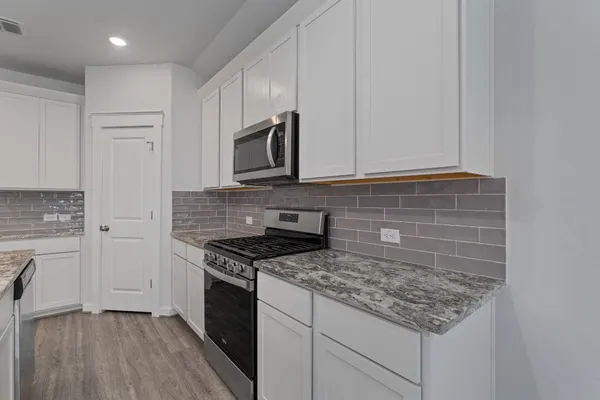 $1,950 | 4044 Legend Meadows, New Braunfels, TX 78130
