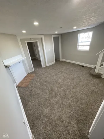 $975 | 37 North Randolph Street, Indianapolis, IN 46201