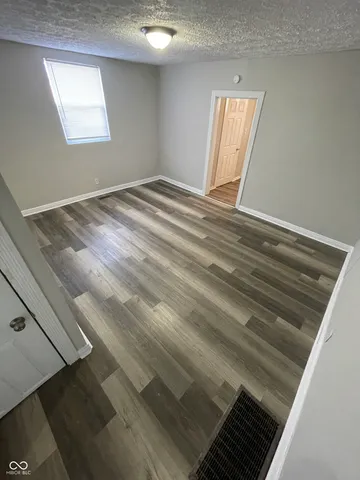 $975 | 37 North Randolph Street, Indianapolis, IN 46201