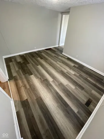 $975 | 37 North Randolph Street, Indianapolis, IN 46201