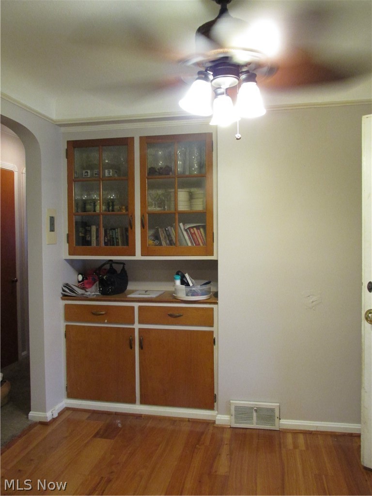 8002 West Ridgewood Drive Cleveland, OH 44129 - Photo 16 of 29