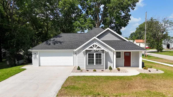 $274,800 | 207 South 14th Street, Petersburg, IN 47567