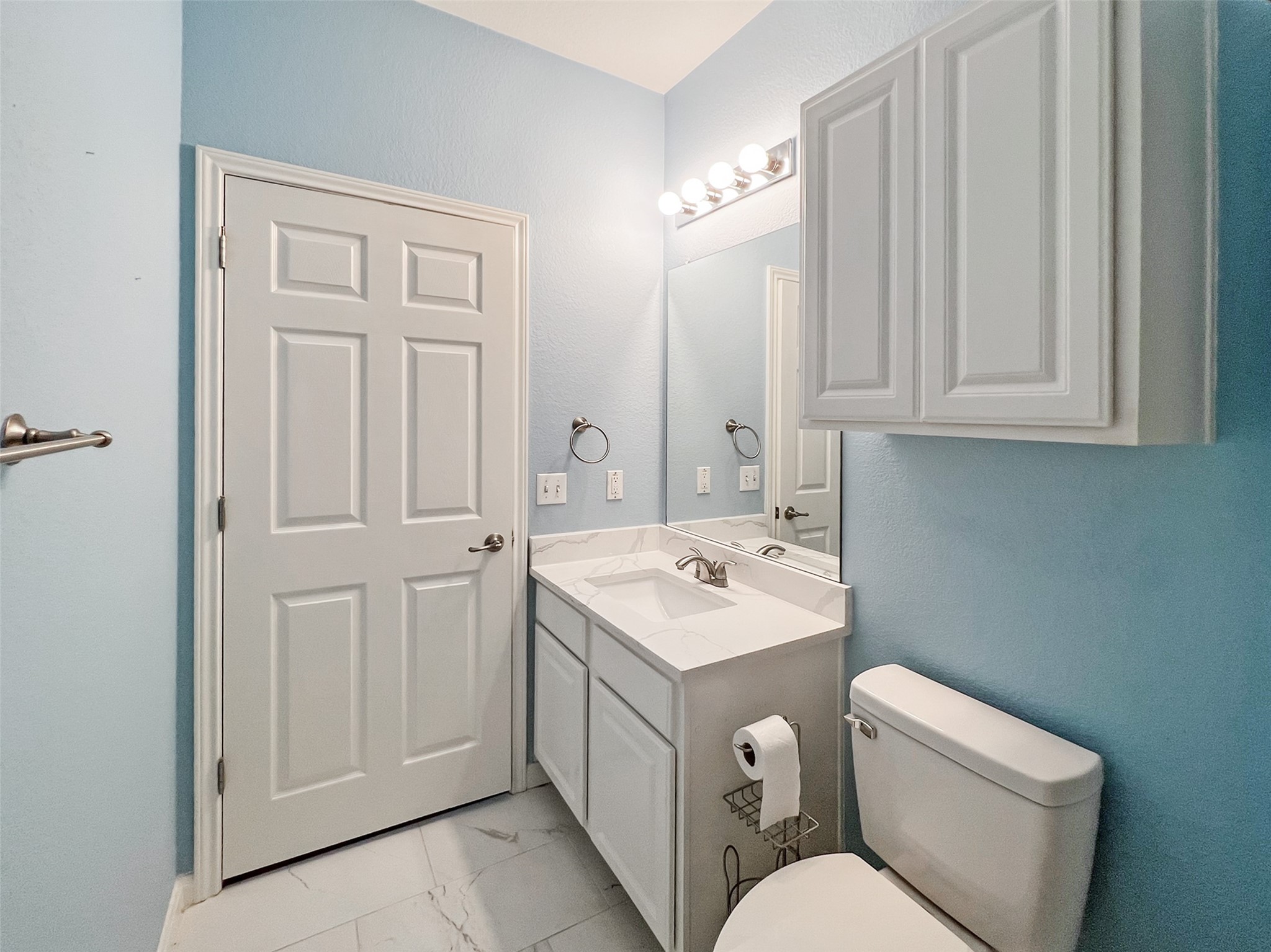 3917 Bronco Bend Loop Austin, TX 78744 - Photo 31 of 40 Second Full Bathroom
