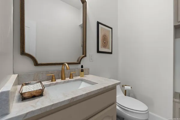 $6,400,000 | 608 North Creek Road, Comfort, TX 78013