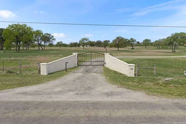 $6,400,000 | 608 North Creek Road, Comfort, TX 78013