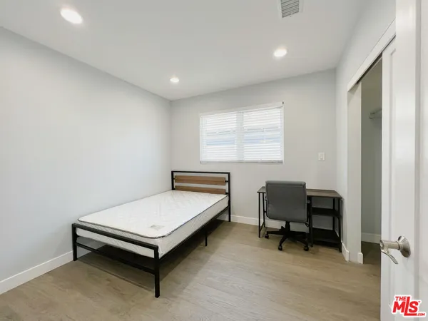 $5,000 | 2641 South Budlong Avenue, Unit 2641, Los Angeles, CA 90007