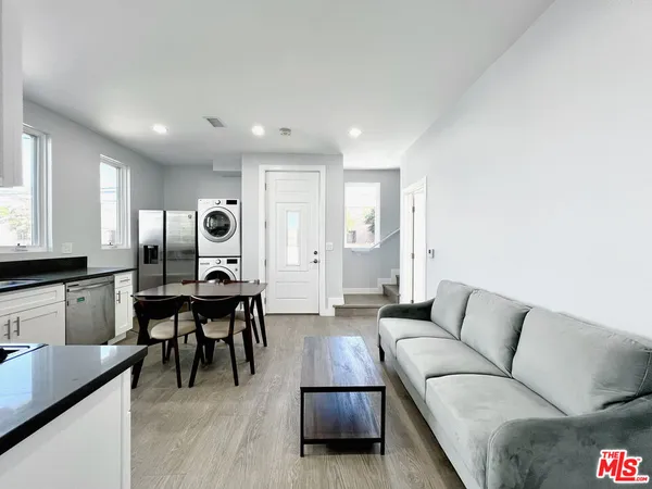 $5,000 | 2641 South Budlong Avenue, Unit 2641, Los Angeles, CA 90007