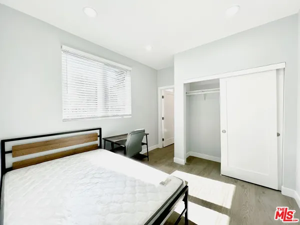$5,000 | 2641 South Budlong Avenue, Unit 2641, Los Angeles, CA 90007