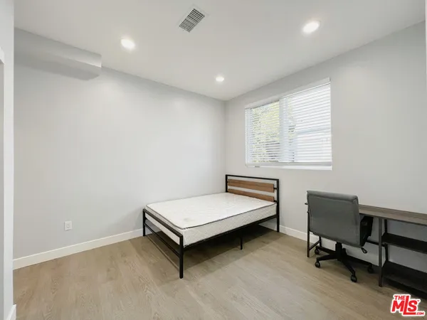 $5,000 | 2641 South Budlong Avenue, Unit 2641, Los Angeles, CA 90007