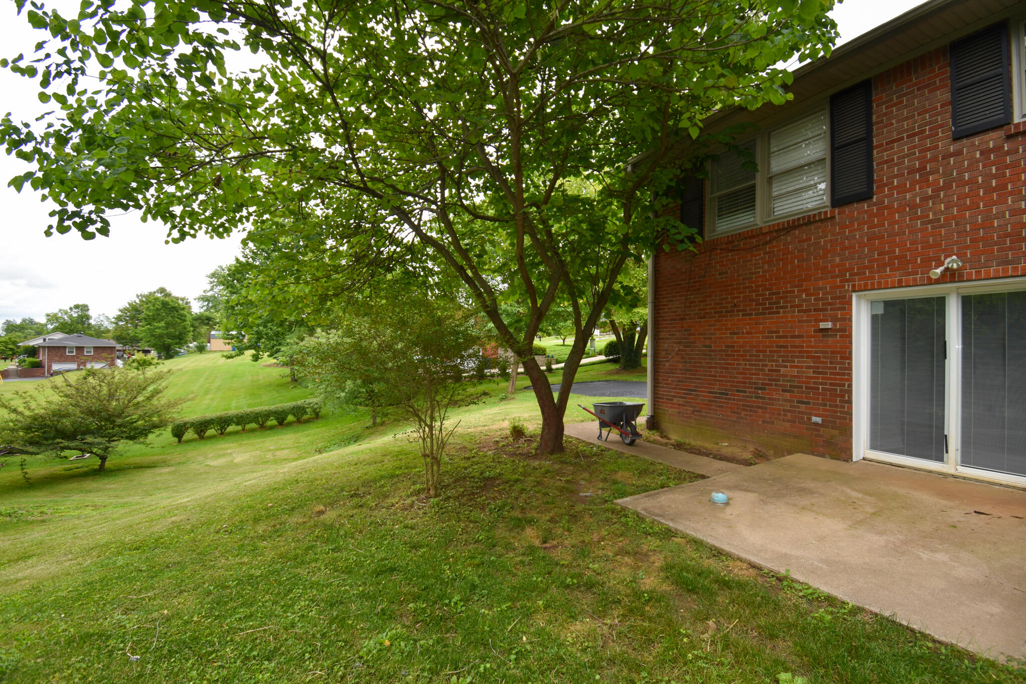 611 Highfield Road Danville, KY 40422 - Photo 11 of 45 DSC_0010-2