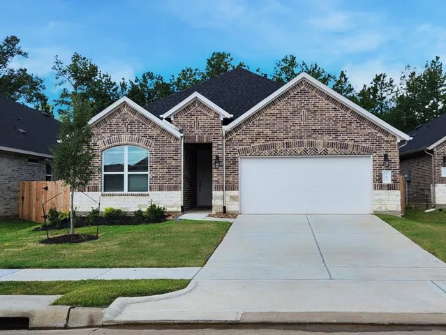 $2,500 | 387 Westlake Terrace, Conroe, TX 77304