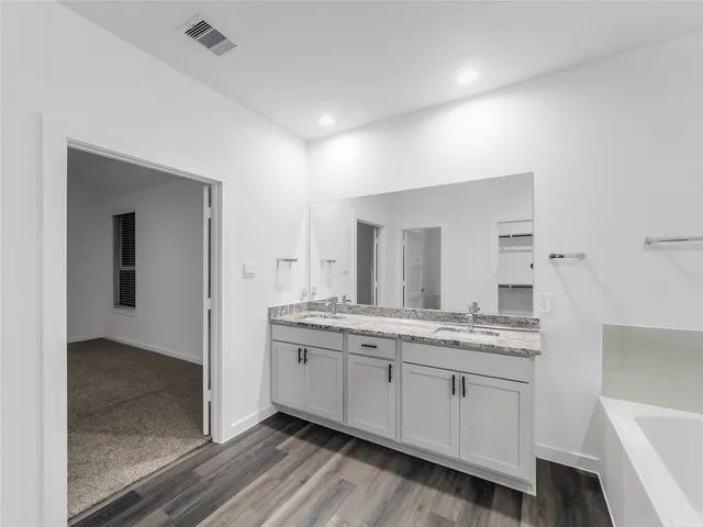 $2,500 | 387 Westlake Terrace, Conroe, TX 77304