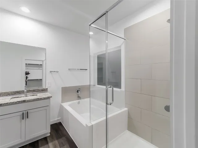 $2,500 | 387 Westlake Terrace, Conroe, TX 77304