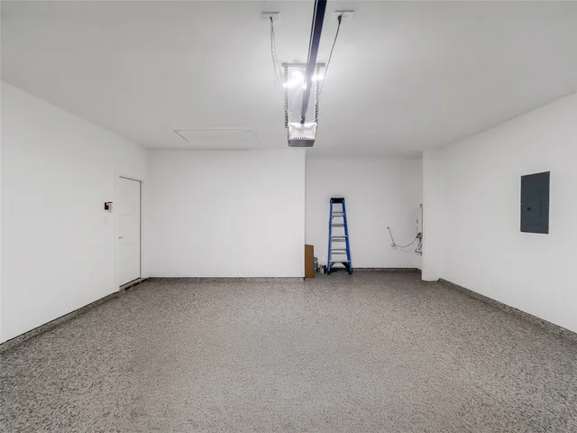 $2,500 | 387 Westlake Terrace, Conroe, TX 77304