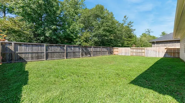 $2,500 | 387 Westlake Terrace, Conroe, TX 77304